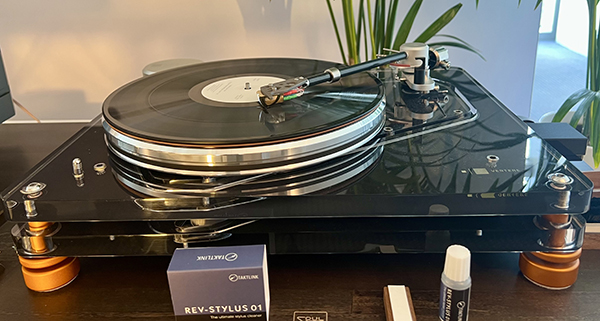  0061824.apmunich2024-3.Vertere turntable.jpg